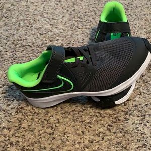 Nike shoes kids size 2